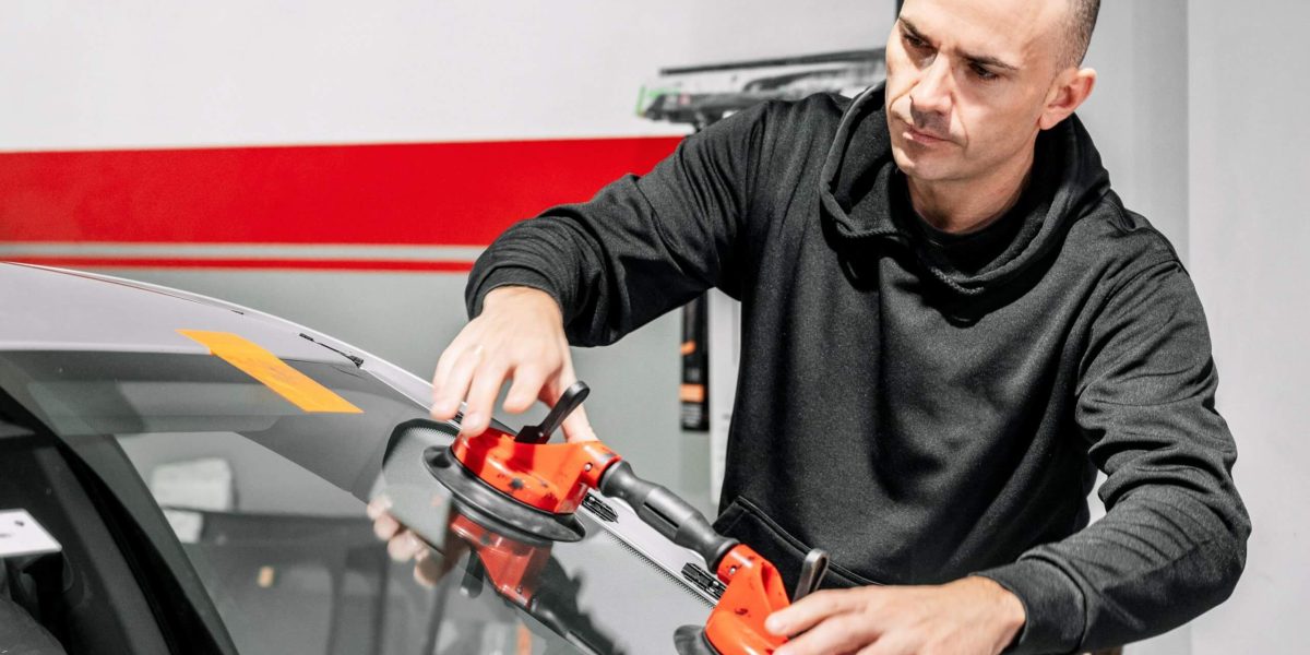 Phoenix Winddshield Replacement